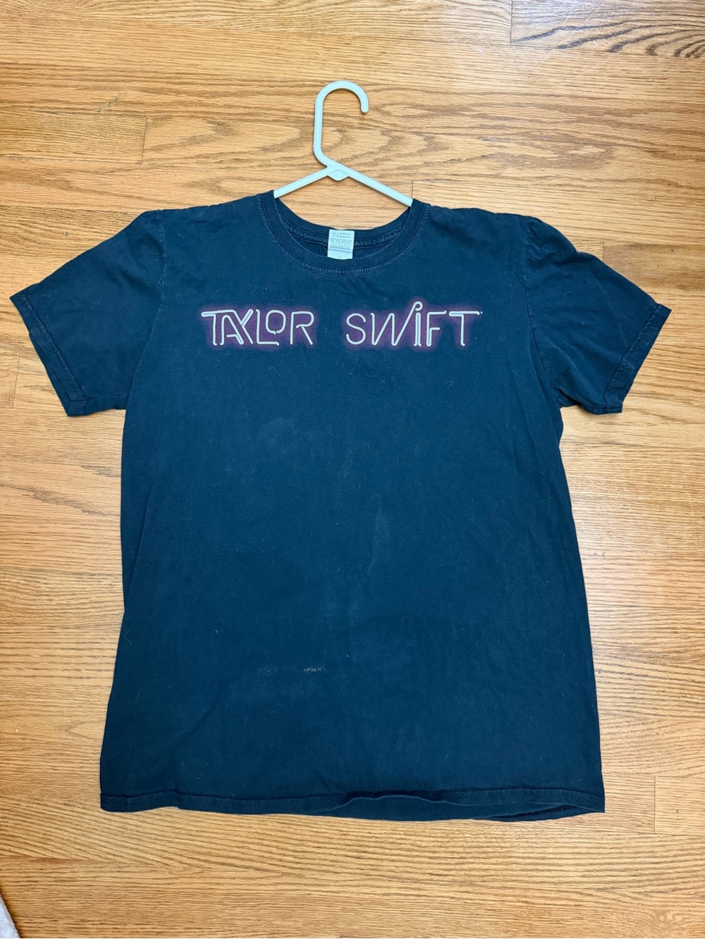 Taylor Swift 1989 World Tour 2015 Black Concert T-Shirt Gildan Softstyle Medium